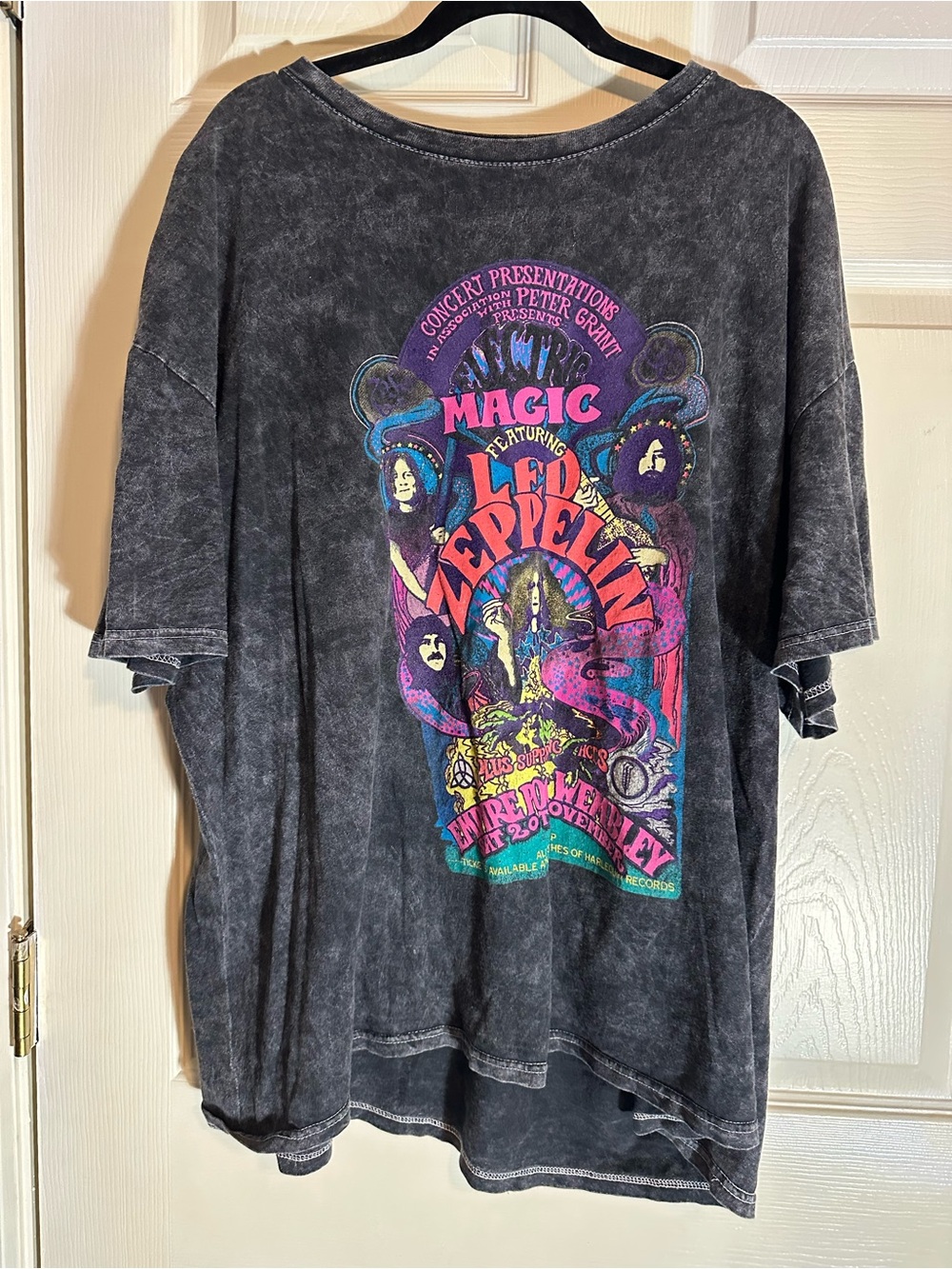 Led Zeppelin Black Vintage-Style Short Sleeve Graphic Tee